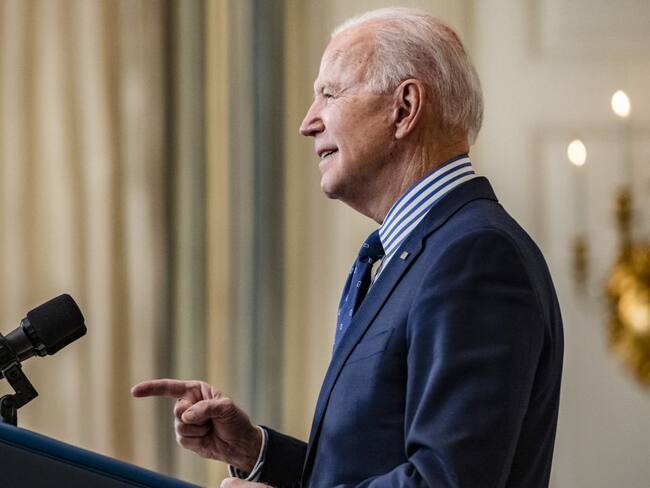 El presidente Joe Biden planea firmar el paquete de ayudas económicas este viernes.