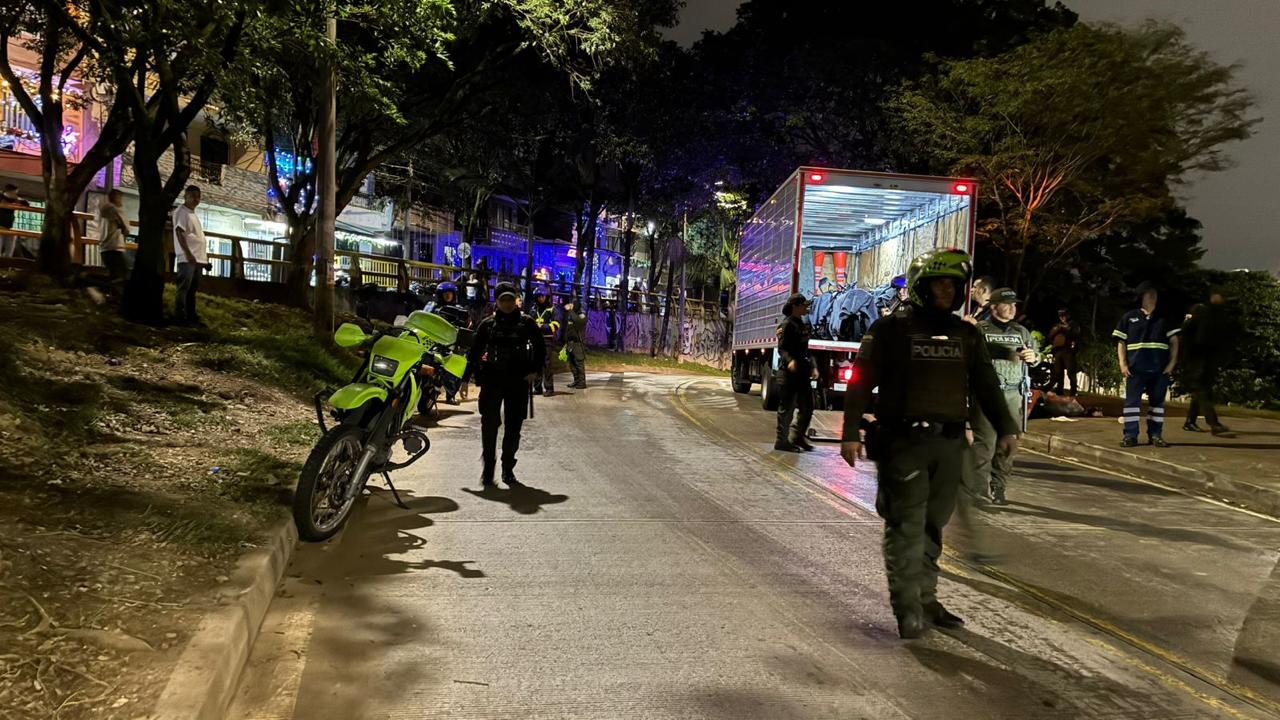 Operativo en Manrique por invasión al carril de Metroplus- foto secretaría de Movilidad