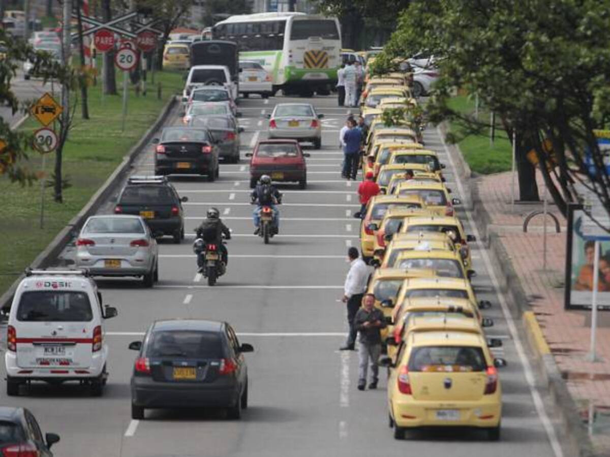 Más de 1.100 taxistas sancionados este año por alterar taxímetros en Bogotá