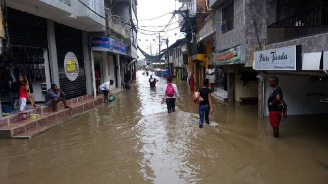 Un fuerte aguacero se registró en Chocó originado el desbordadamientos
