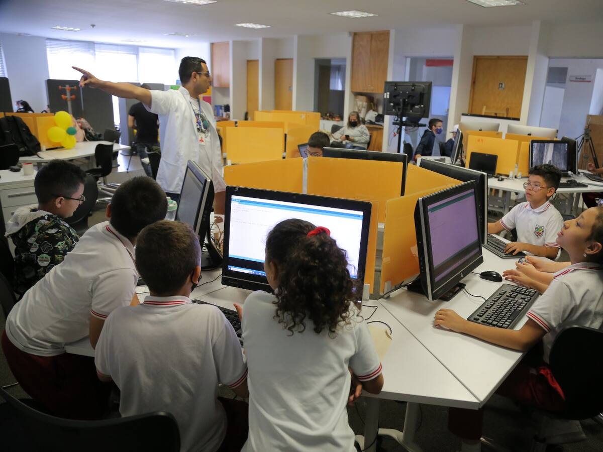 Colegio de Itagüí: Pionero en ser Centro de Interés en Ciencia, Tecnología e Innovación