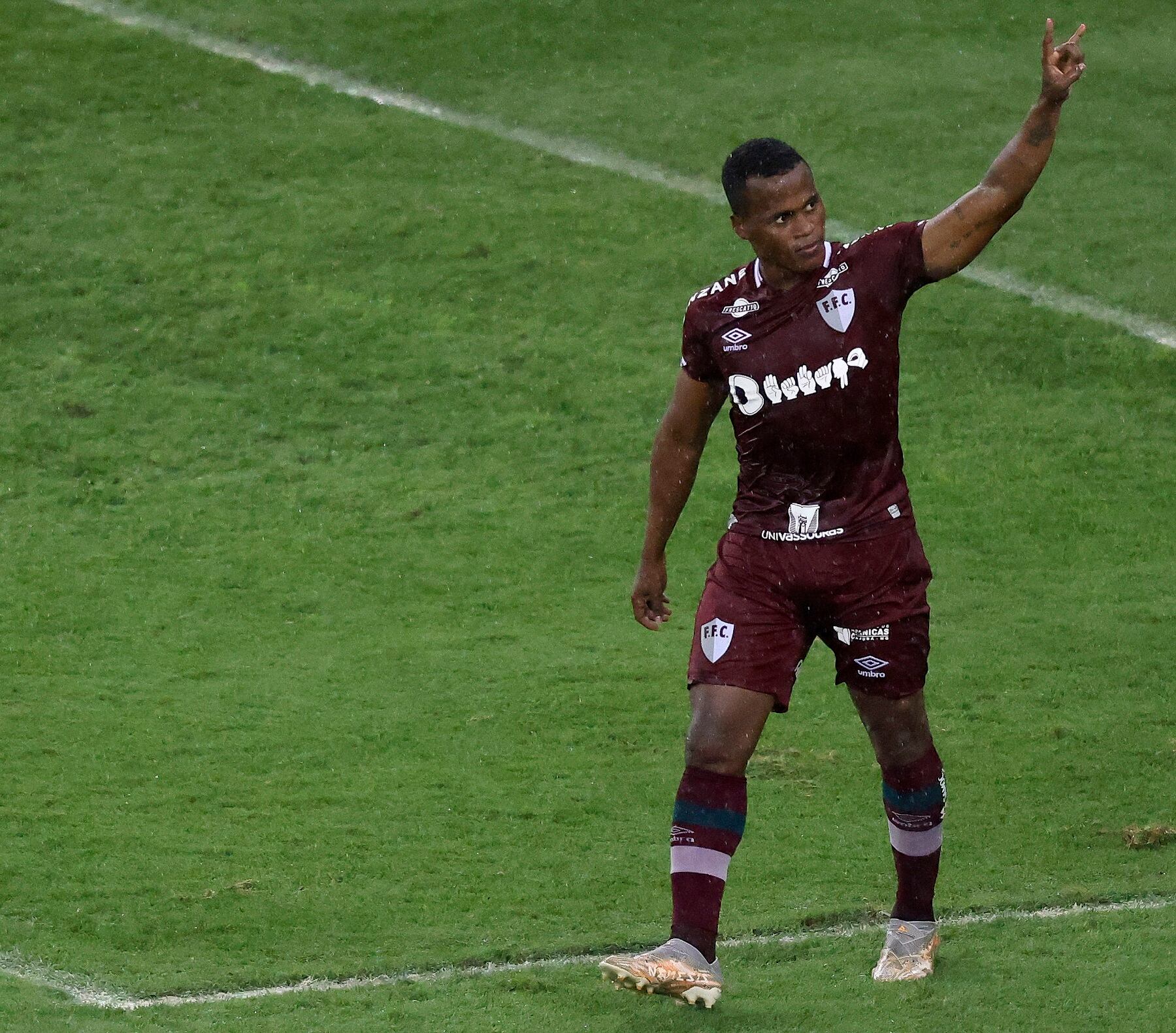 Jhon Arias de Fluminense celebra el gol marcado ante (Foto por Buda Mendes/Getty Images)