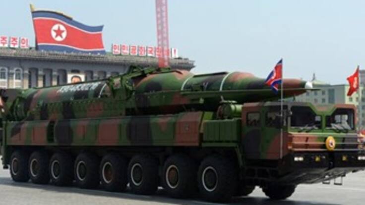 Miles de personas marcharon en Corea del Norte como muestra de apoyo a un ataque militar