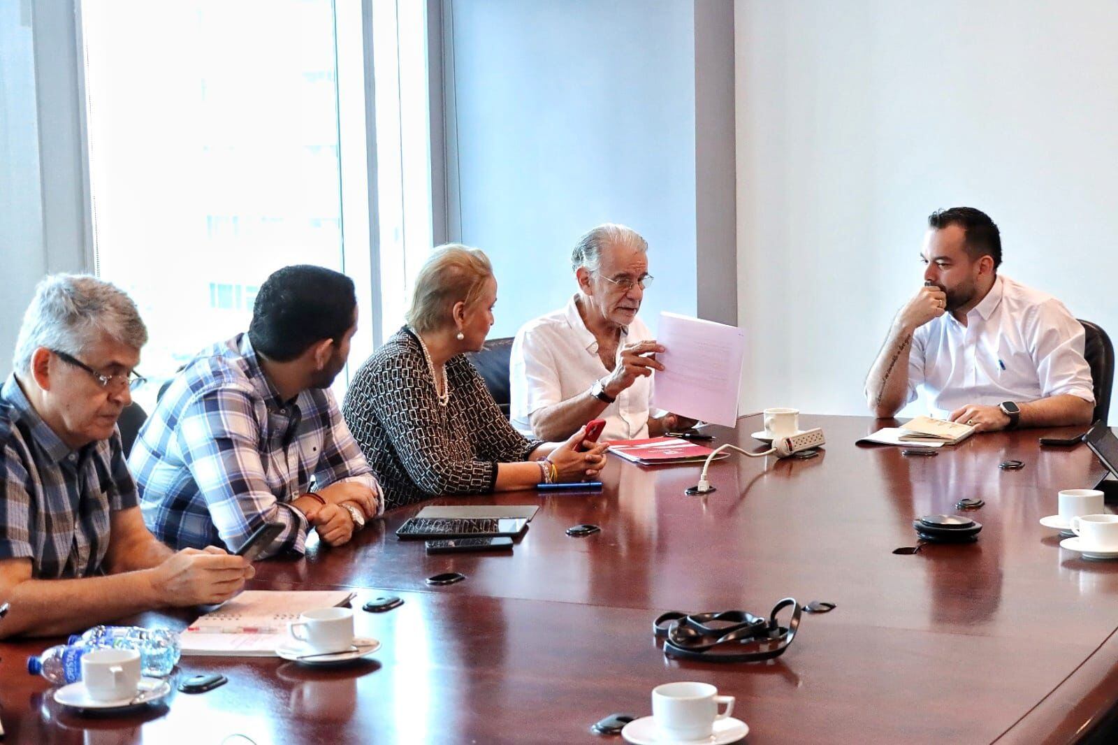 Imagen. Reunión de gobernadores del Caribe con el nuevo Agente interventor de Air-e. Cortesía Gobernación del Atlántico