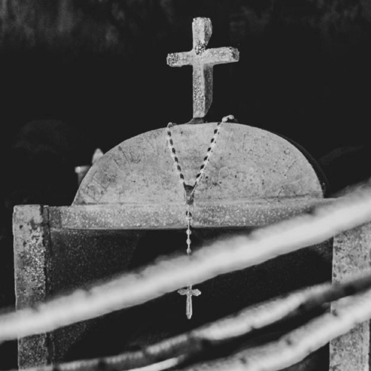 Retraso en entrega de cadáveres de masacre genera indignación en familiares