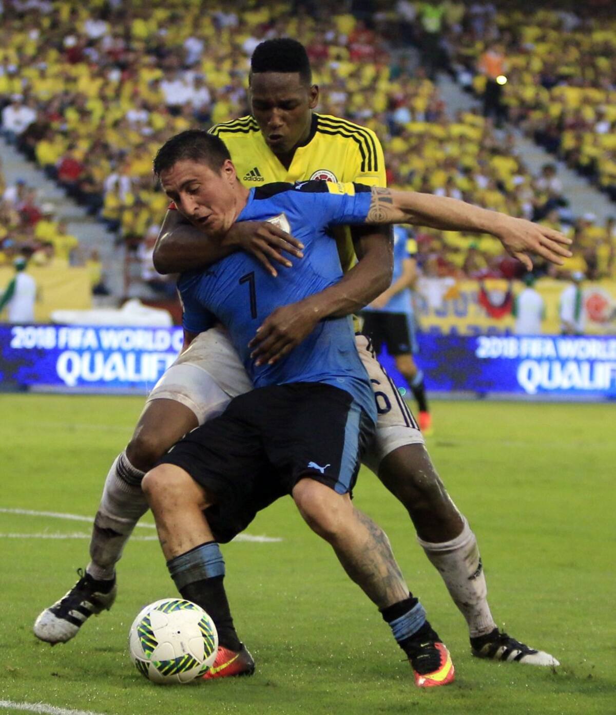 (11/10/16) En un emocionante partido Colombia igualó 2-2 ante Uruguay en el estadio Metropolitano.