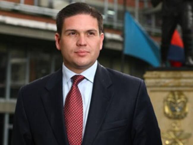 Existen todas las garantías para que las bandas criminales se sometan a la justicia: cúpula militar