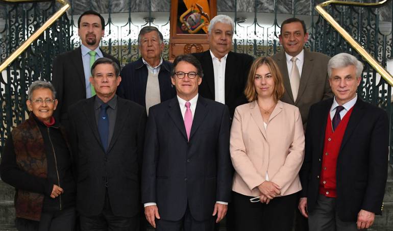 Equipo negociador del Gobierno en los diálogos con el ELN.