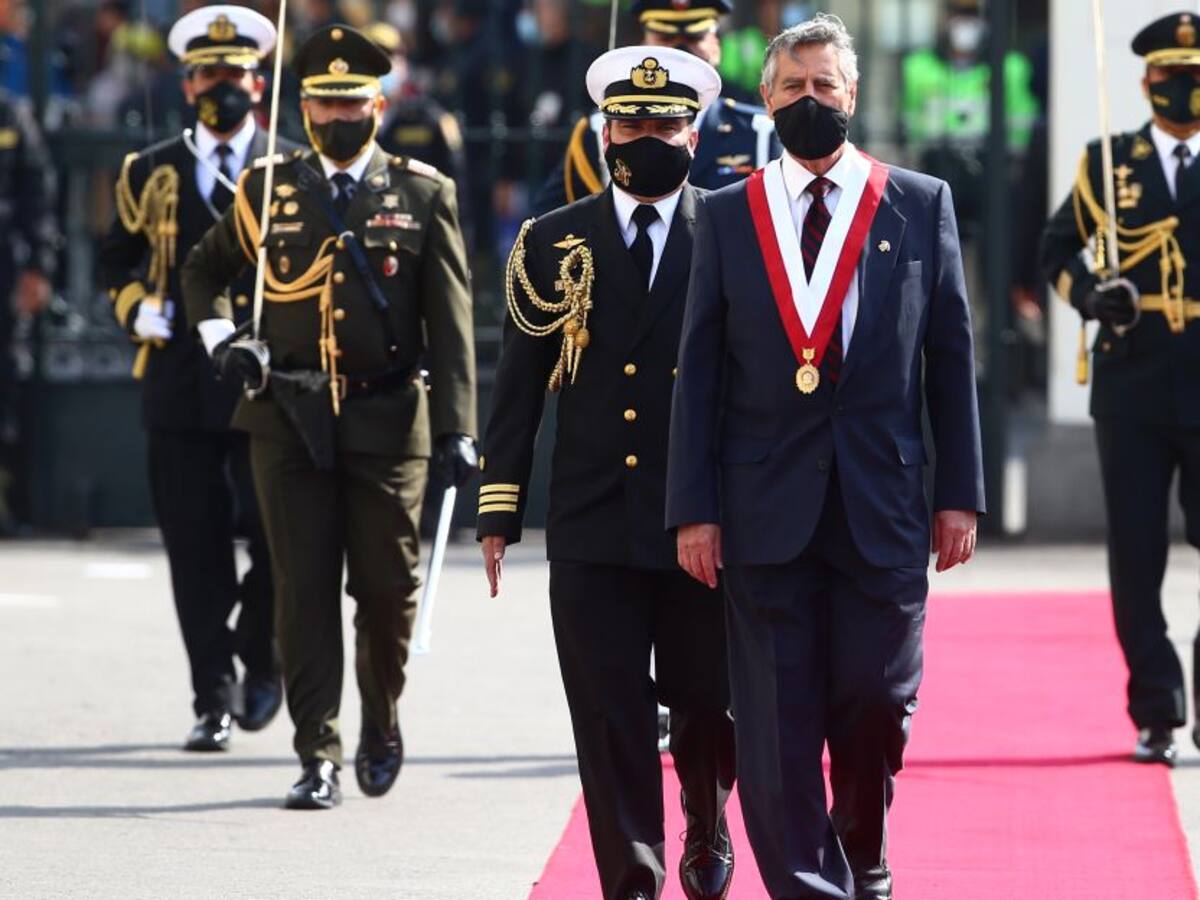 Sagasti pide perdón por muerte de jóvenes durante marchas en Perú