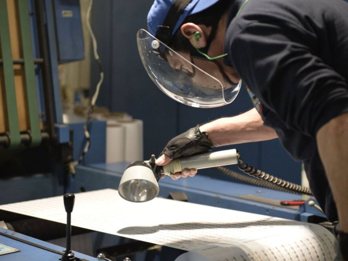 Ecuador imprimió seis millones de tarjetones electorales con errores