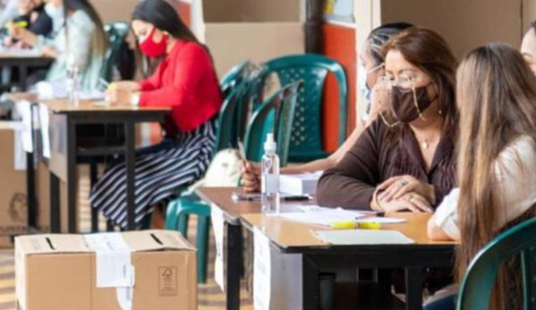 Sanciones a jurados que no se presentaron en revocatoria 