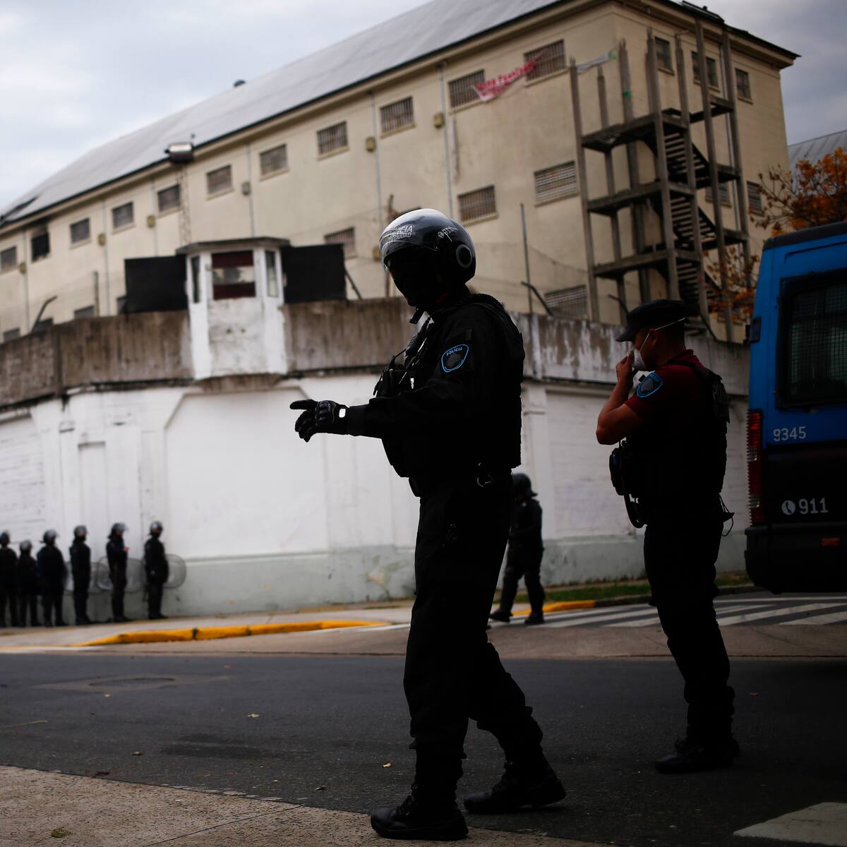 Justicia argentina ordena detener agentes penitenciarios por tortura y abuso sexual en cárcel
