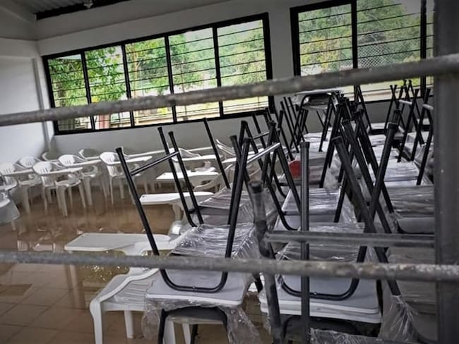 Más de 40 profesores no han podido regresar a sus aulas por amenazas