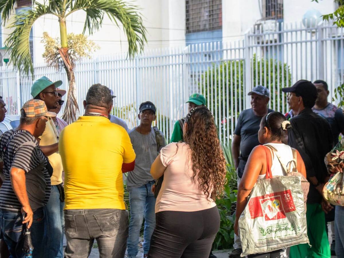 Vendedores estacionarios de la Castellana protestarán este lunes por su derecho al trabajo