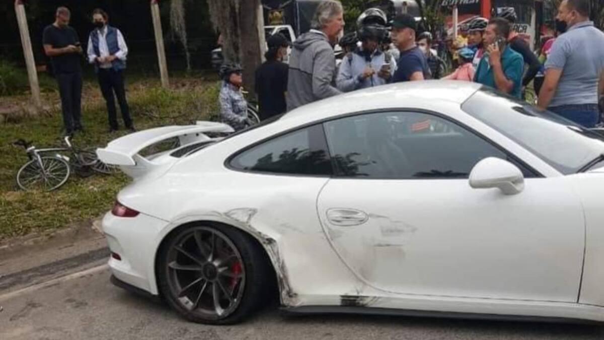VIDEO: Conductor de Porsche arrolla a ciclista