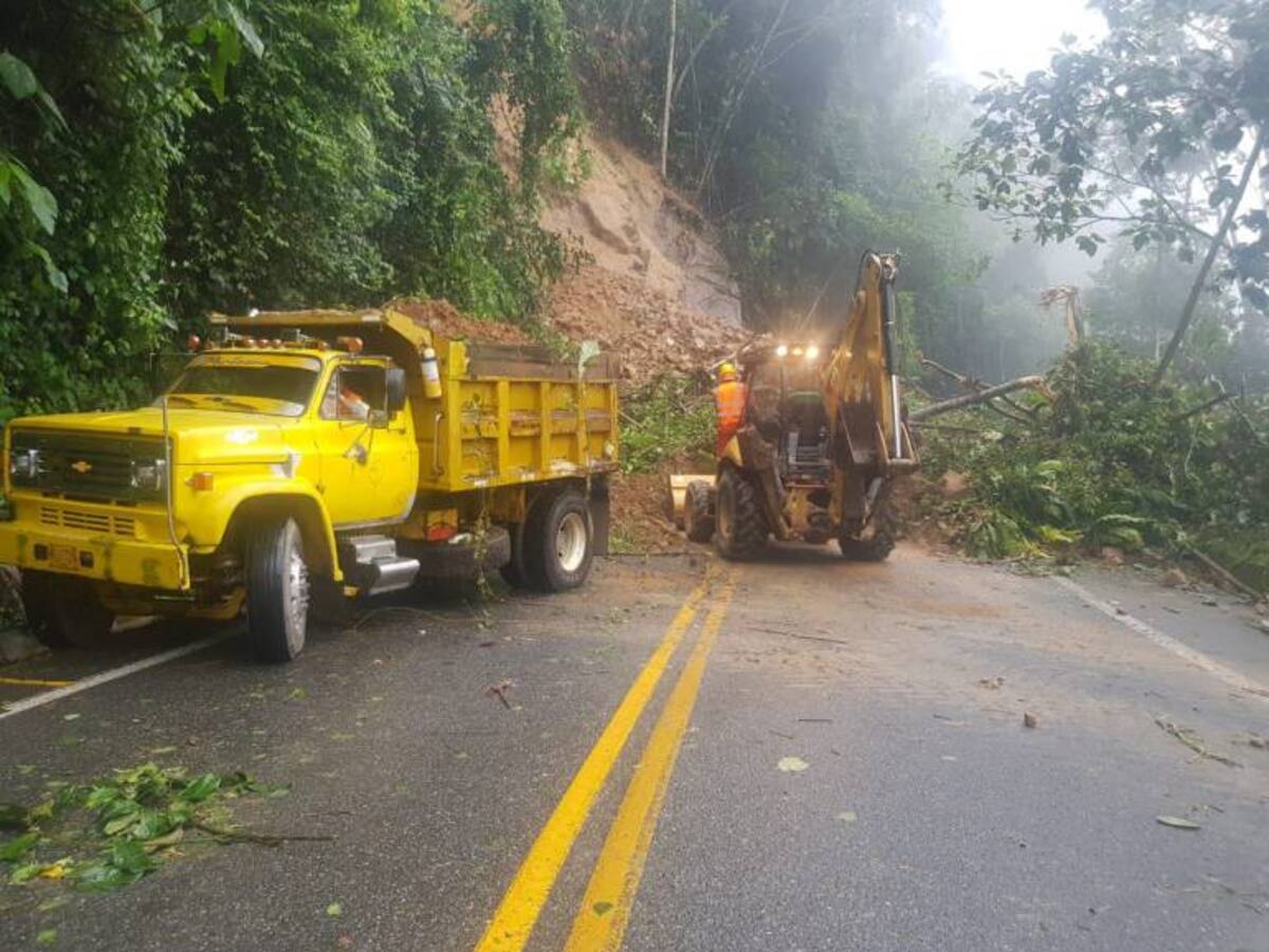 Cierre total de la Autopista Medellín Bogotá en el municipio de San Luis