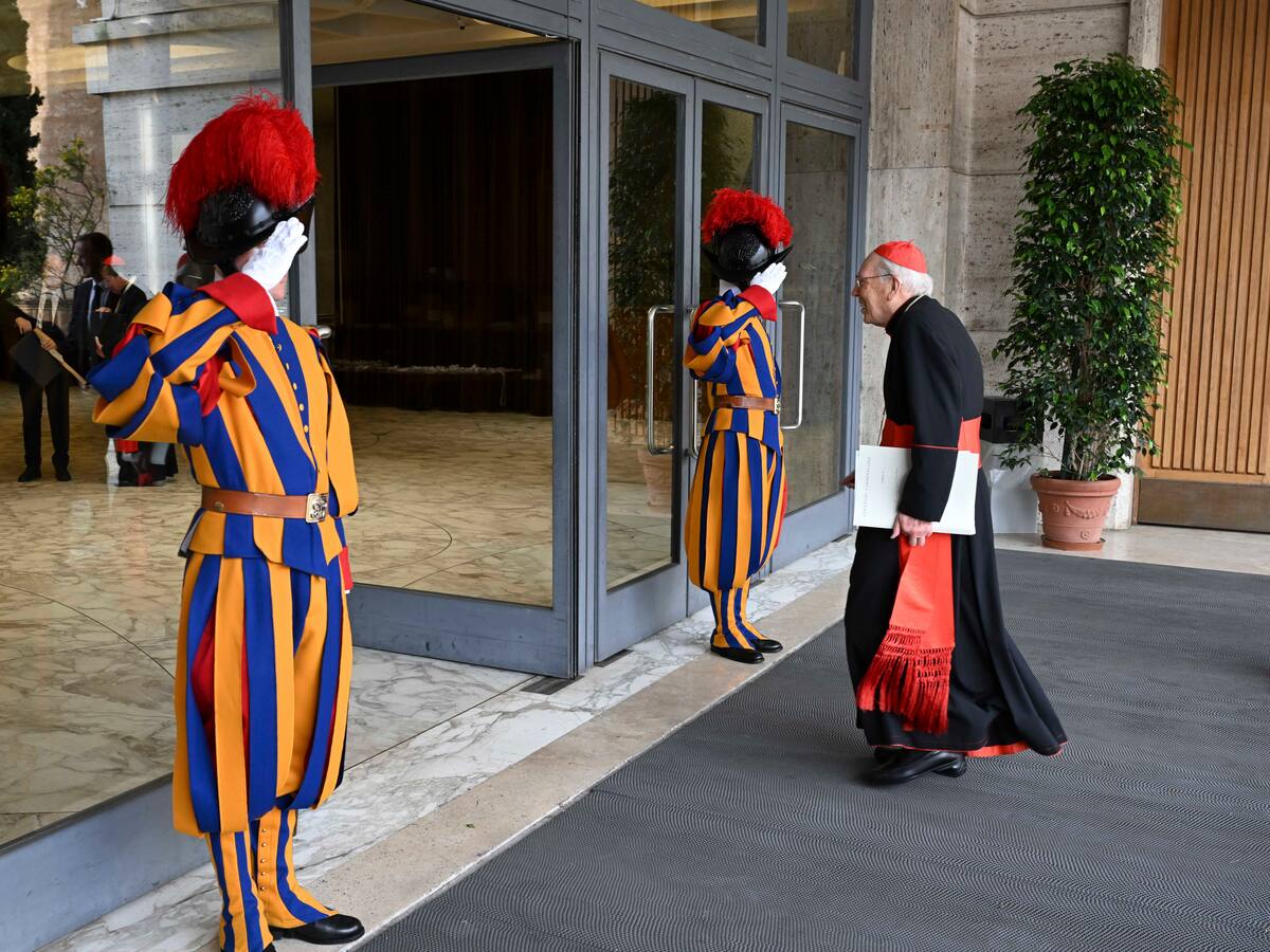 Empleados del Vaticano denuncian que su salario está congelado hace 17 años