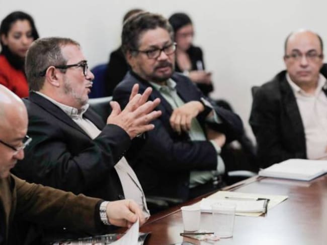 Rodrigo Londoño, Timochenko, en una reunión con la Fuerza Alternativa Revolucionaria del Común.