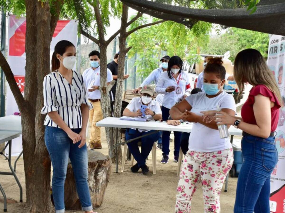 Agencia alemana entrega geles antibacteriales a comunidad de Santa Marta