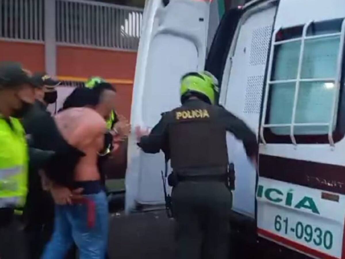 Enfrentamientos entre manifestantes y policías en Ibagué