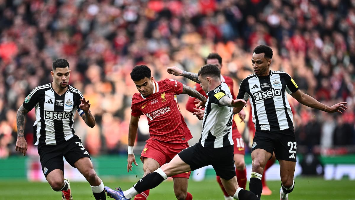 Luis Díaz es subcampeón de la Carabao Cup con Liverpool: amarga derrota con Newcastle