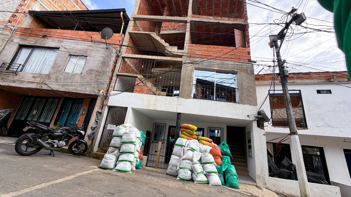 Distrito suspende obras ilegales en zona de protección de quebrada en San Antonio de Prado