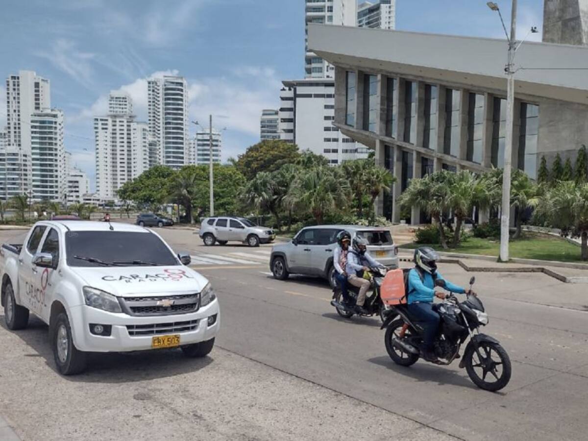 Denuncia: ocupantes de un carro están atracando en Bocagrande