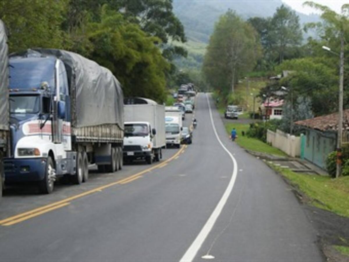 Refuerzan presencia de fuerza pública en la vía Panamericana