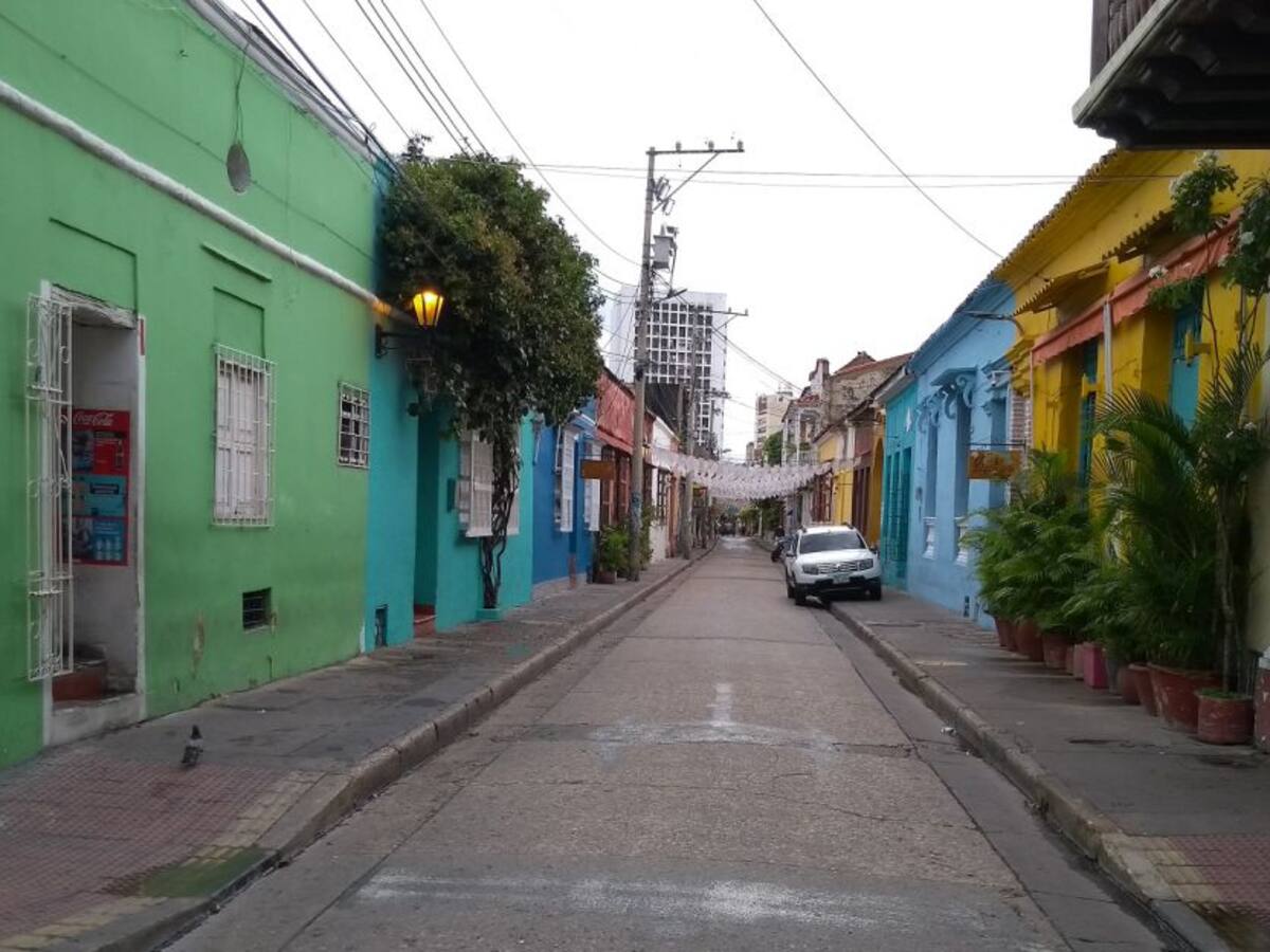 En Cartagena toque de queda se mantiene entre 10 pm y 5 am todos los días