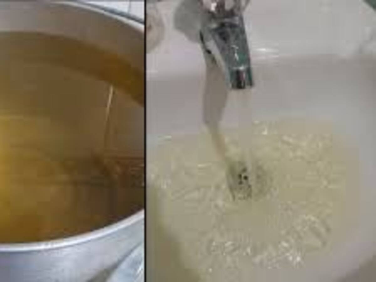 ¿Se puede consumir el agua que está saliendo de color amarillo en Bogotá?