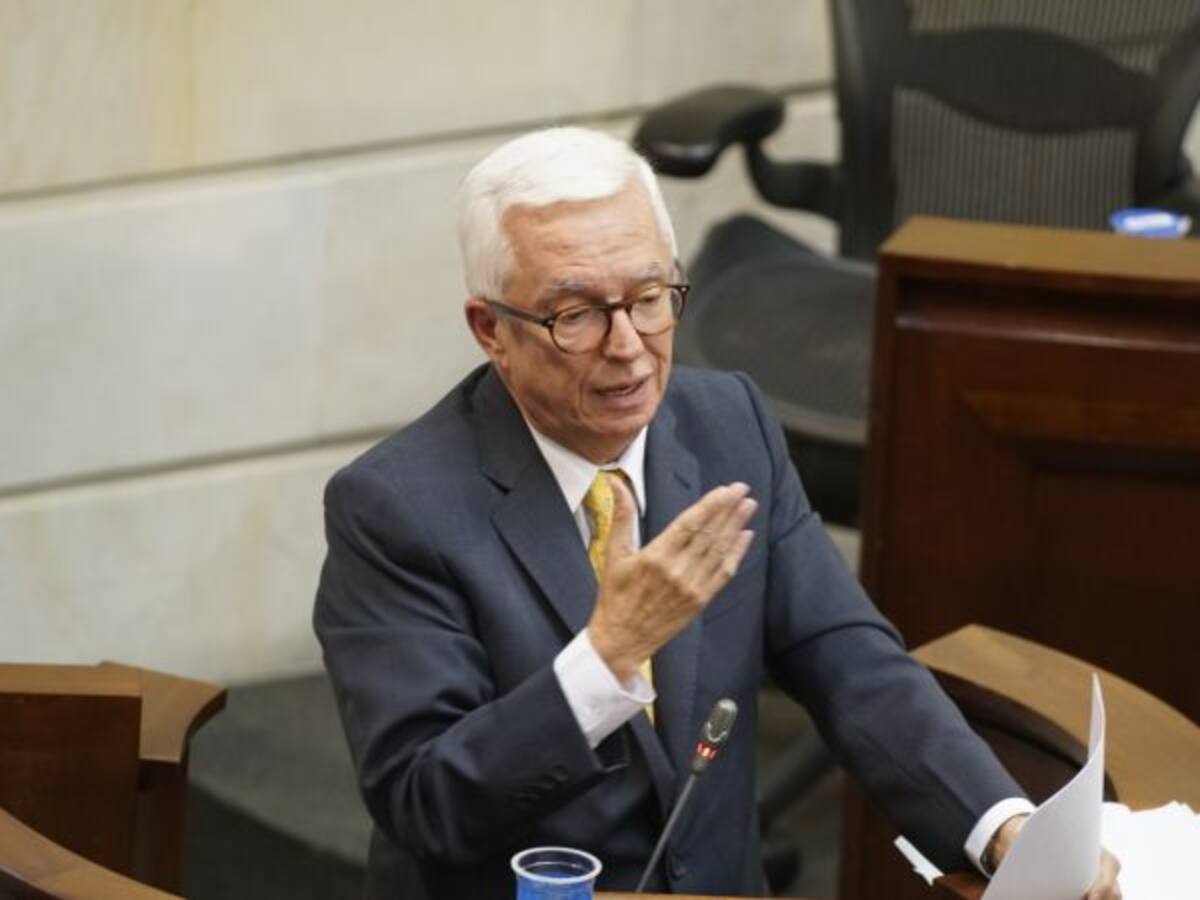 Robledo insiste al presidente Duque, retirar a Carrasquilla del ministerio