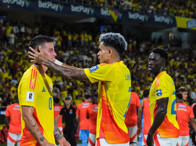 James Rodriguez y Luis Díaz jugadores de la Selección Colombia en las Eliminatorias Sudamericanas al Mundial del 2026 / Getty Images