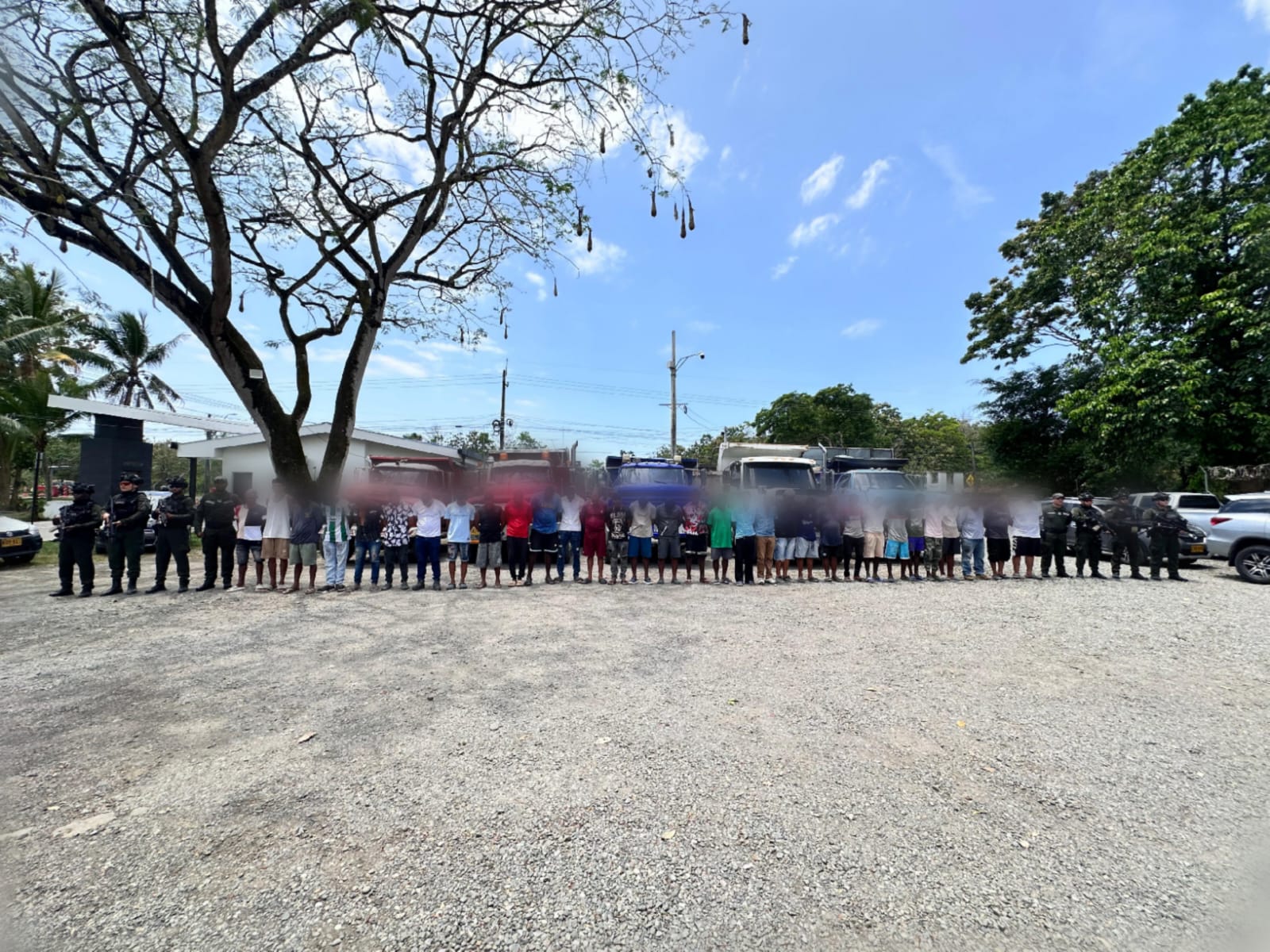 32 personas capturadas en Chigorodó por explotación ilícita de oro - foto policía Urabá.
