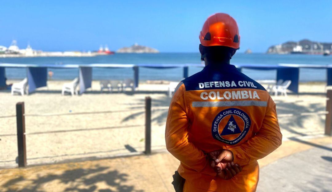 Controles y charlas en playas de Santa Marta