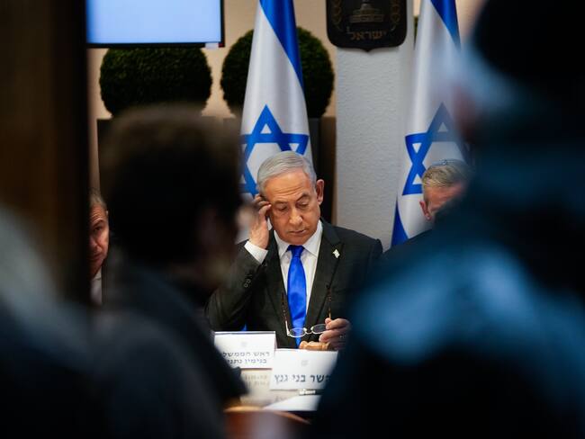 Tel Aviv (Israel), 24/12/2023.- Israeli Prime Minister Benjamin Netanyahu (C), chairs a cabinet meeting at the Kirya military base, which houses the Israeli Ministry of Defence, in Tel Aviv, Israel, 24 December 2023. EFE/EPA/Ohad Zwigenberg / POOL