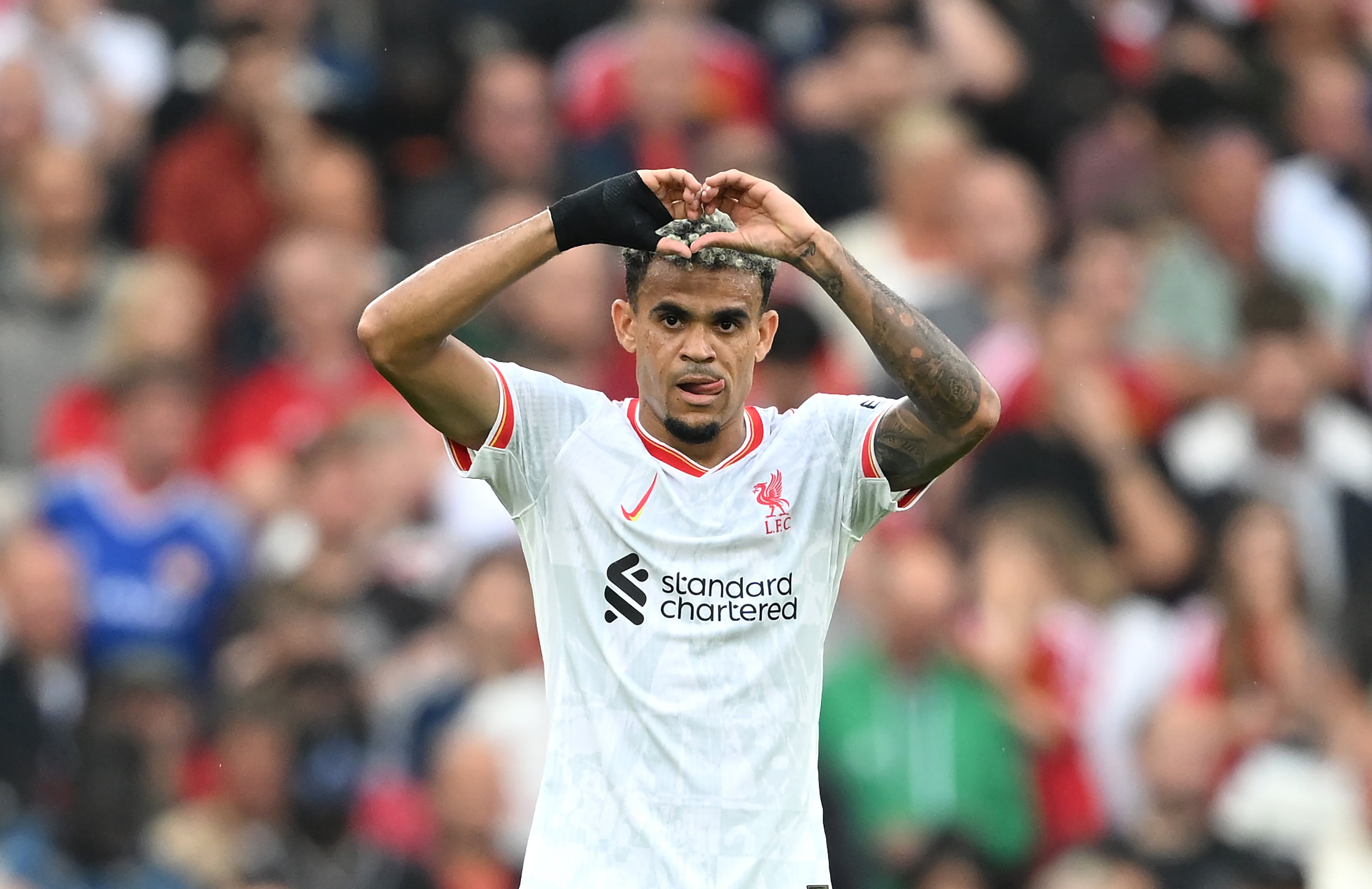 Luis Díaz con el Liverpool en un partido de la Premier League. (Photo by Michael Regan/Getty Images)