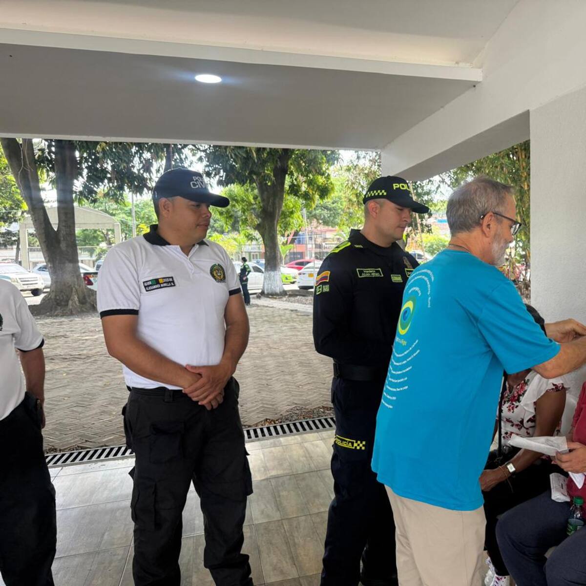 Entregan más de 1.000 gafas con fórmula médica a población vulnerable en Palmira, Valle