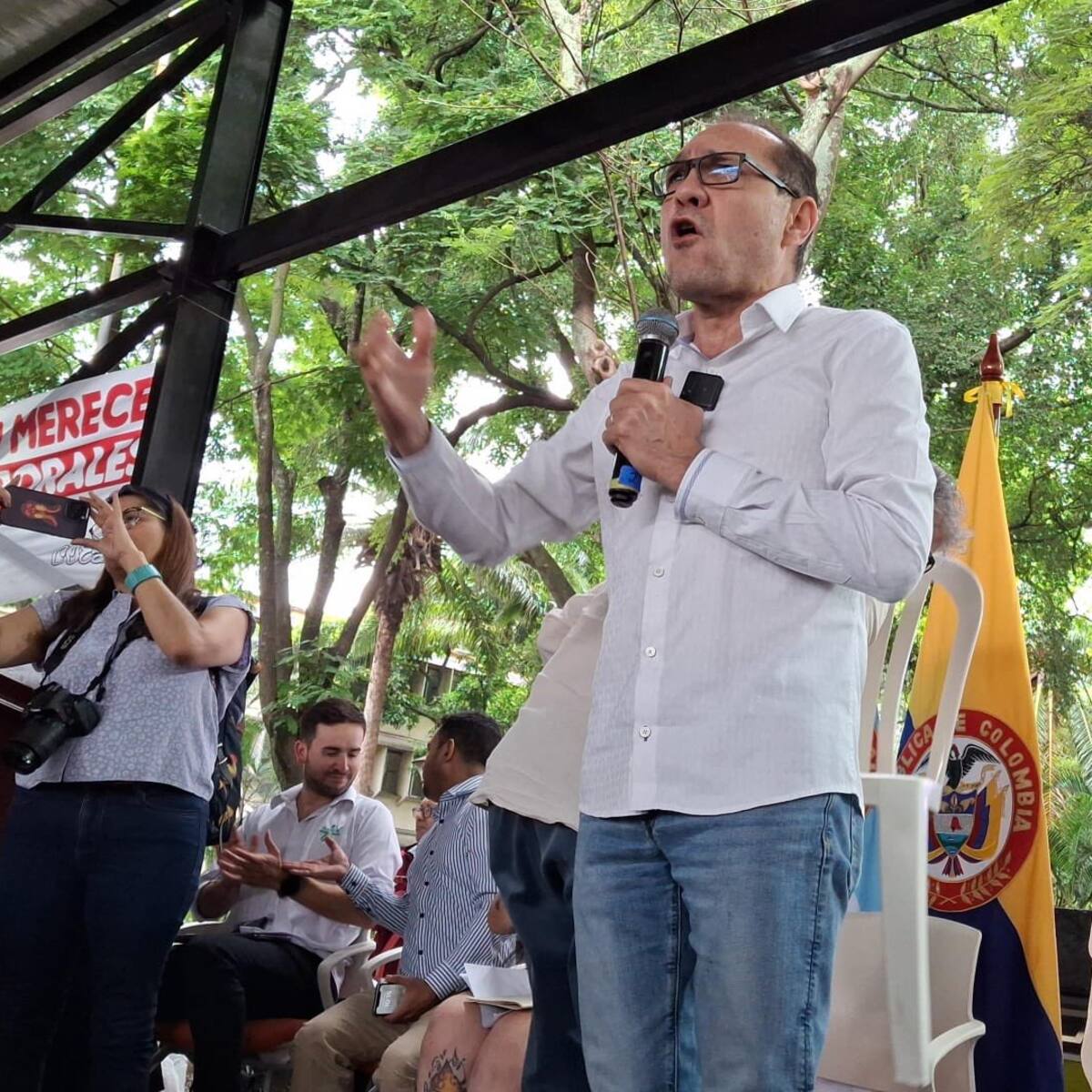Con reforma laboral buscaremos que empresarios no evadan contratar aprendices del Sena: MinTrabajo