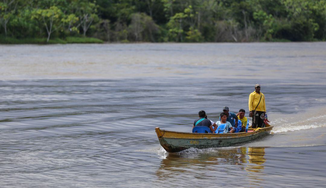 Han pasado cuatro días del desplazamiento masivo las ayudas para las comunidades indígenas han sido nulas.