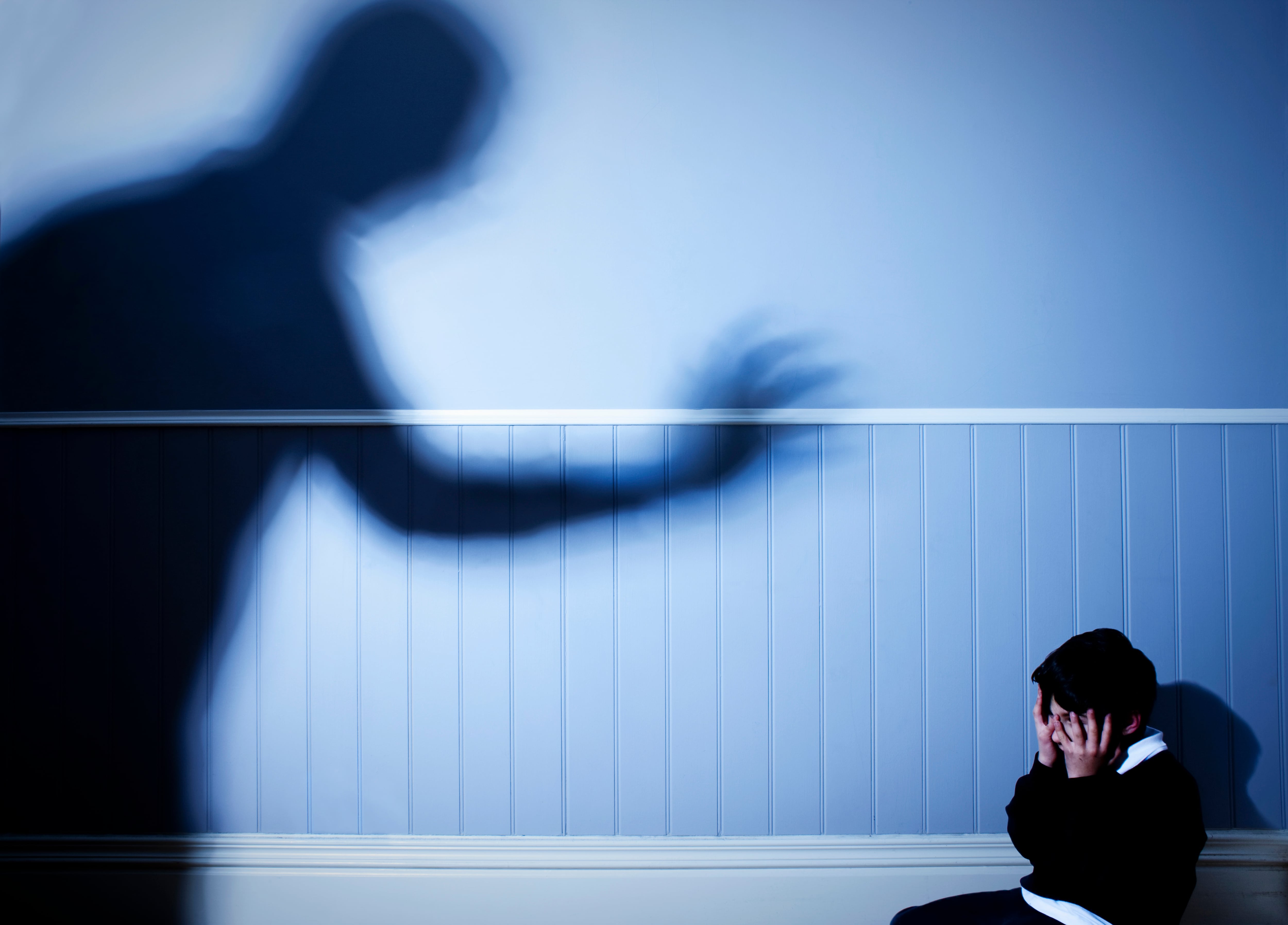 El militar colombo–estadunidense está requerido según la Fiscalía, por el abuso sexual de un niño y una niña en los estados de Alaska y Carolina del Norte.