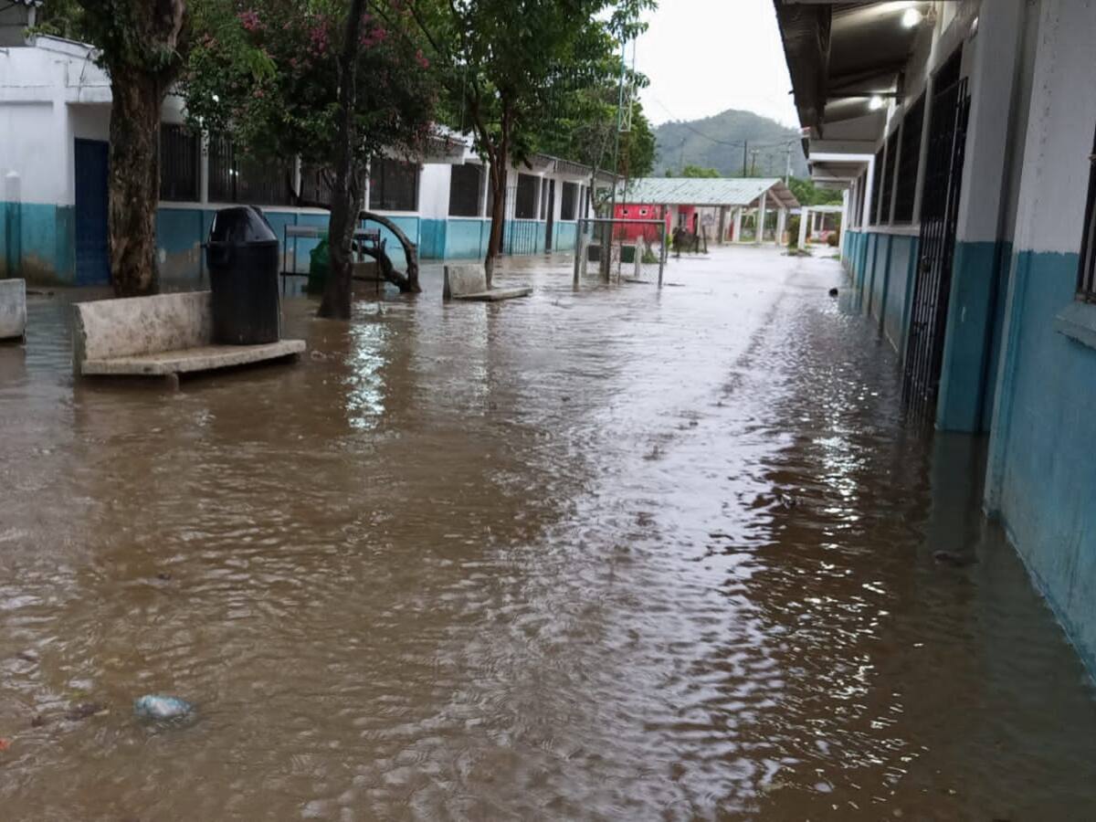 Habitantes piden ayuda por inundaciones en Montecristo- Bolívar