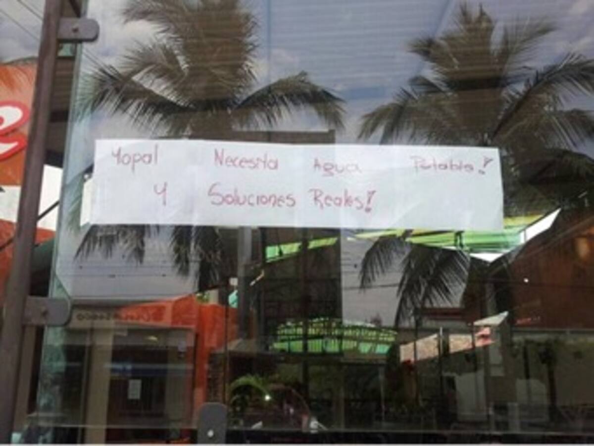 Declaran toque de queda en Yopal donde siguen las protestas por el agua potable