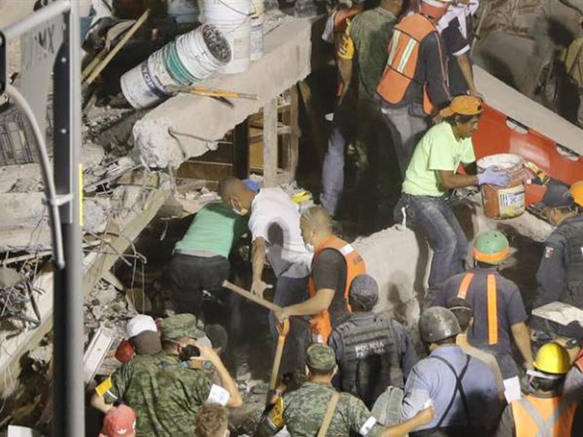Dormí con la ropa puesta por si me tocaba salir corriendo: estudiante colombiana