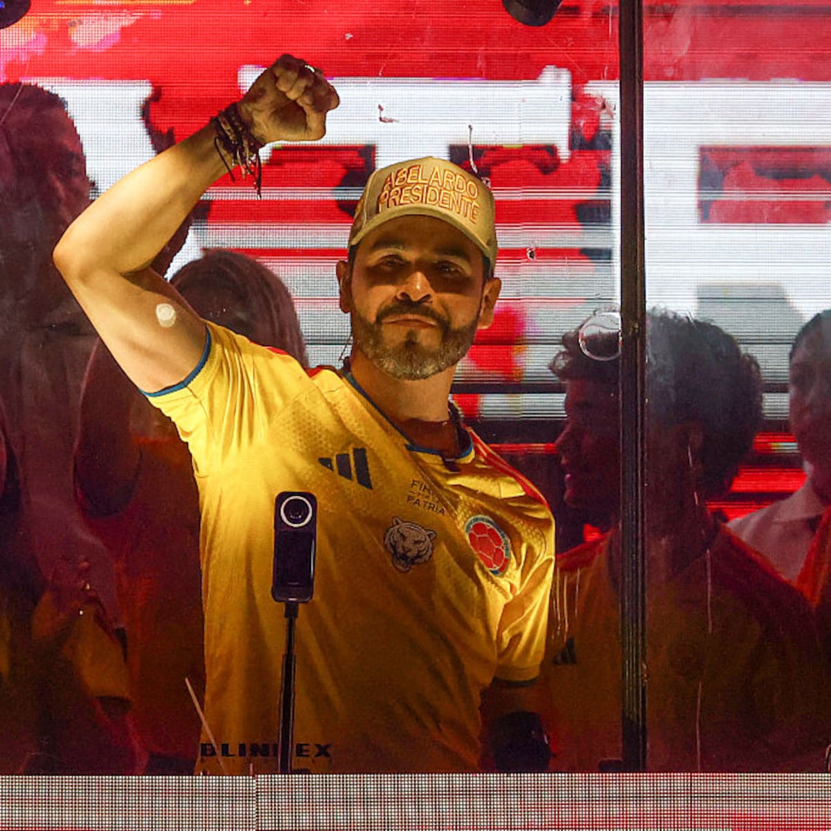“Es absurda”: juez que revocó prohibición de la camiseta de Colombia en la campaña De la Espriella