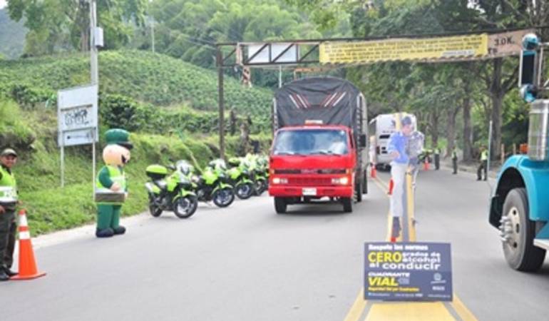 El Invias y la policía de tránsito del Quindío establecieron medidas especiales de movilidad.