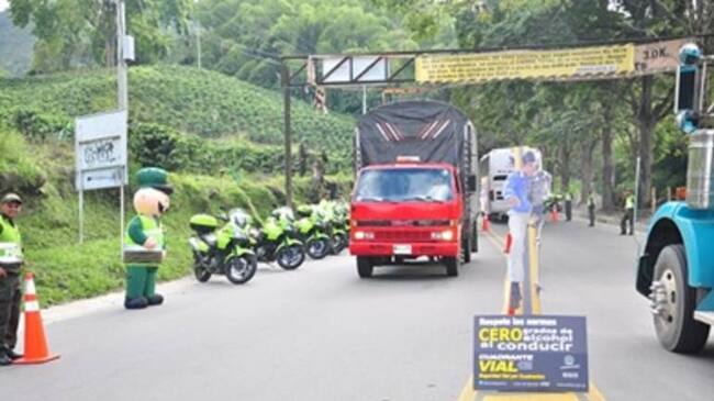 El Invias y la policía de tránsito del Quindío establecieron medidas especiales de movilidad.