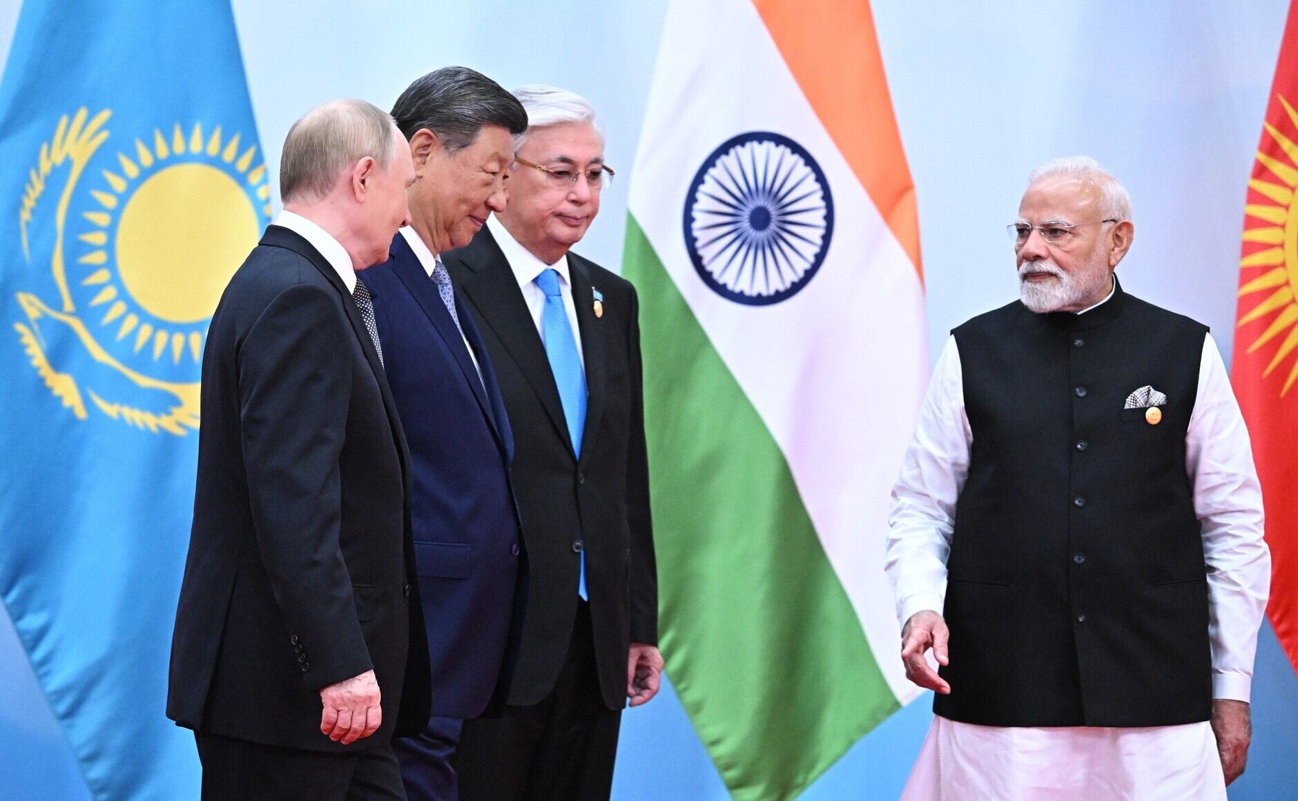 De izquierda a derecha: el presidente ruso, Vladimir Putin, el presidente de China, Xi Jinping, el presidente de Kazajistán, Kassym-Jomart Tokayev y el primer ministro de India, Narendra Modi. 
(Foto:   Kremlin Press Service/Anadolu via Getty Images)