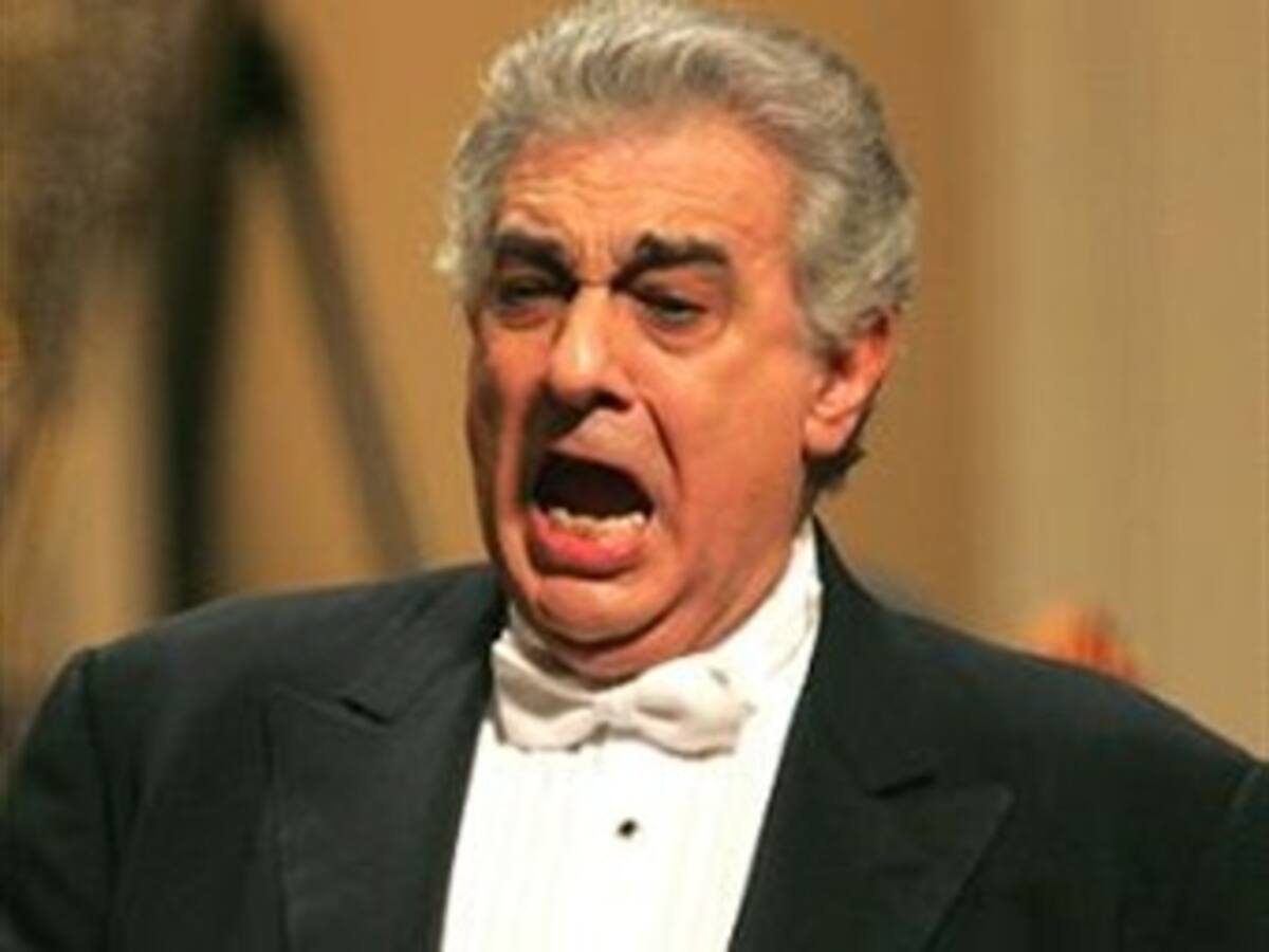 Patriarca de Georgia regala a Plácido Domingo símbolo georgiano de esperanza