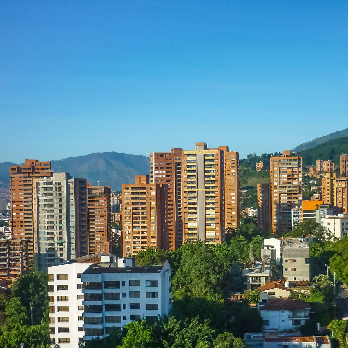 ¿Cuál sería el piso más barato para vivir en un edificio?