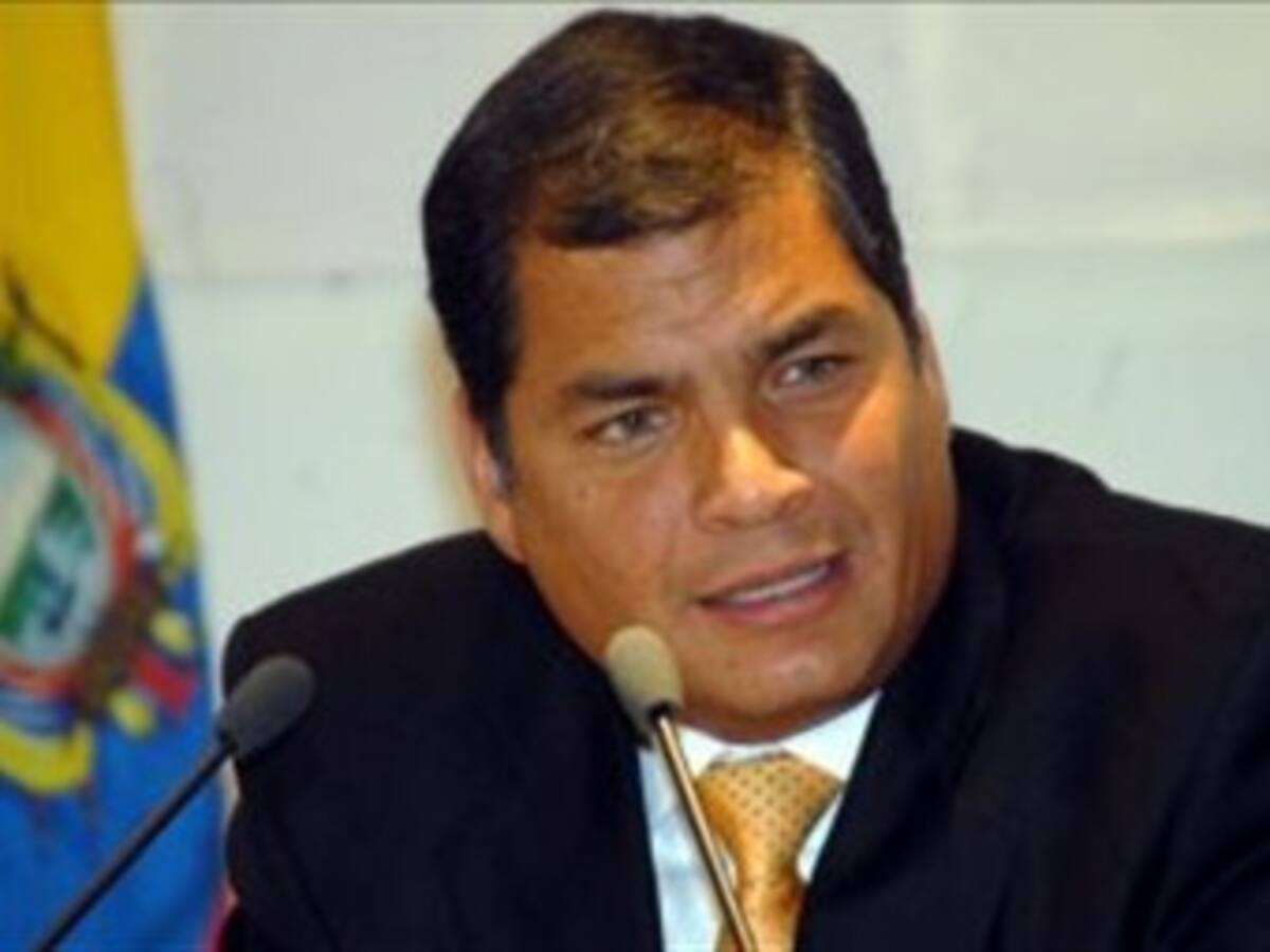 Ecuador tilda de cínica la demanda judicial contra Correa en Colombia